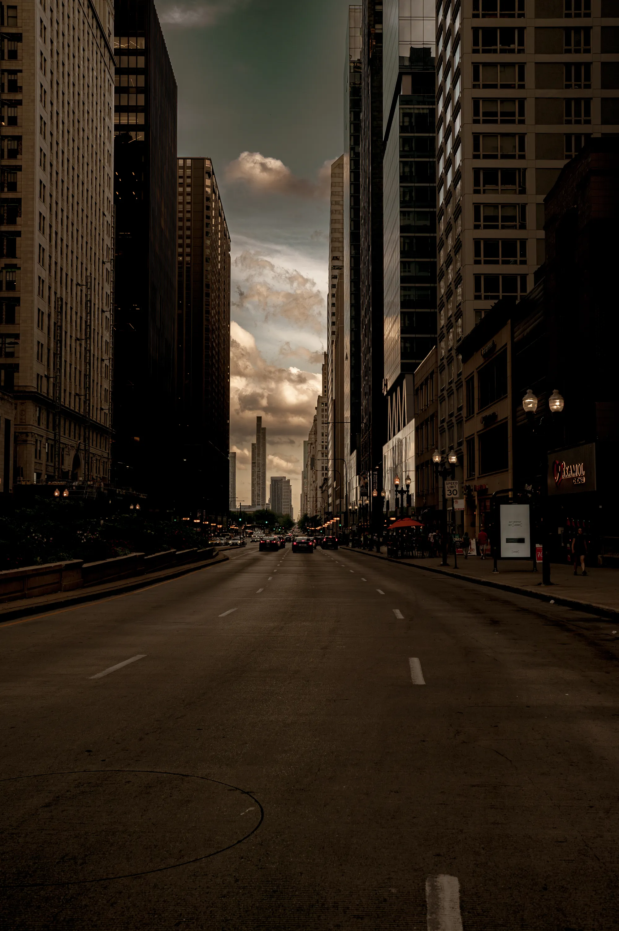 Empty Avenue — Street